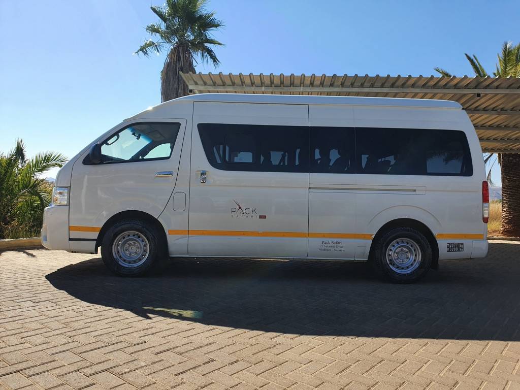 Toyota Quantam - 9 Seater - Pack Transport